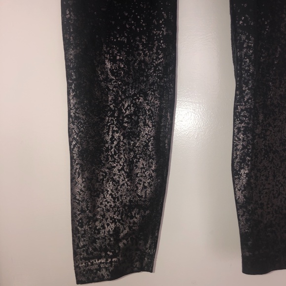 Gold Spattered Leggings - Picture 3 of 4